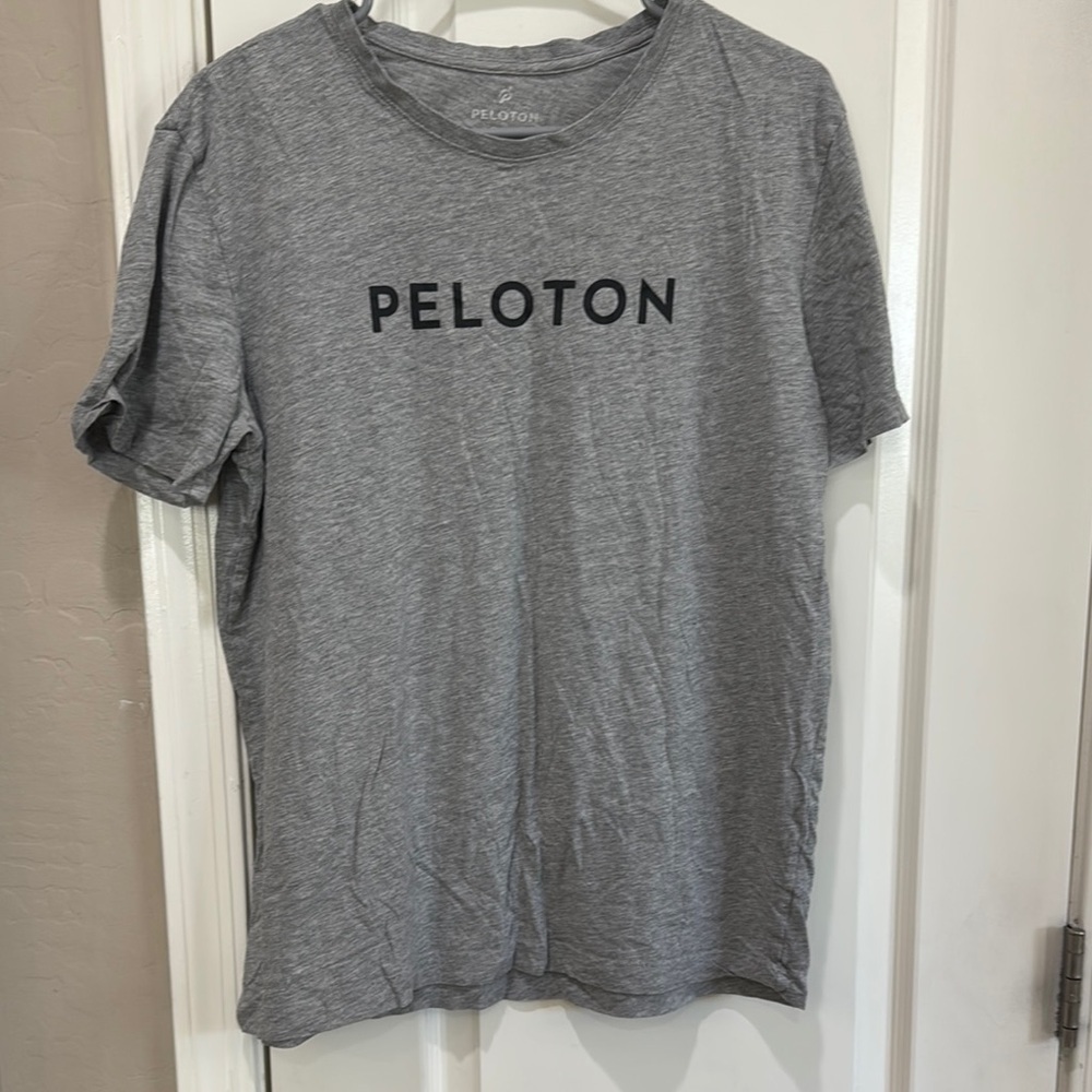 Peloton Gray Short Sleeve Tee with Logo / A27